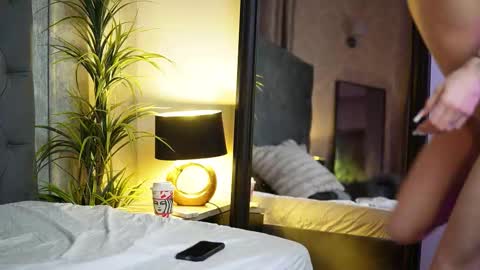 Snapshot of miamicoffee chatting on November 17, 7:52 pm Miami online show from November 17, 7:52 pm