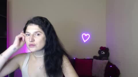Snapshot of miamilff_sugar chatting on April 24, 11:23 am Alianna online show from April 24, 11:23 am