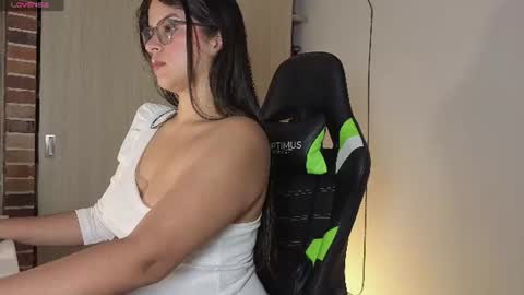 Snapshot of miamillerr_28 chatting on July 15, 7:57 am Mia online show from July 15, 7:57 am