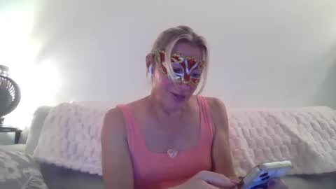 miamitransgirl305 online show from April 5, 3:04 am