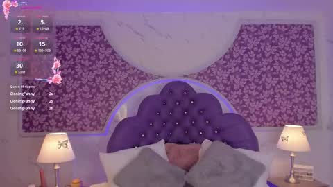 Snapshot of miamontoya chatting on September 18, 1:18 am Mia   -5 7001400 Follow  online show from September 18, 1:18 am