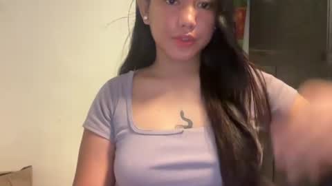 Snapshot of miamore_avida chatting on July 1, 10:28 am miamore_avida online show from July 1, 10:28 am