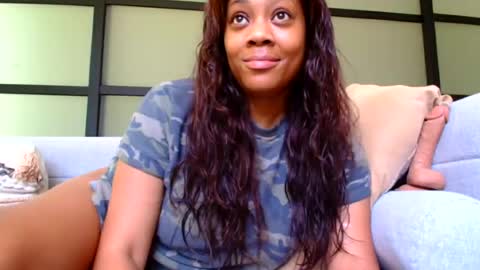 Snapshot of miamuffin8 chatting on July 18, 6:12 pm MiaMuffn online show from July 18, 6:12 pm