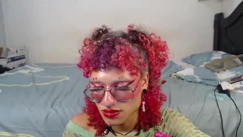 Snapshot of miancuntydoll chatting on December 31, 4:27 am MianCuntyDoll online show from December 31, 4:27 am