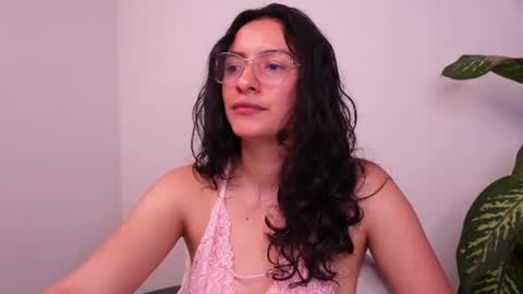 Snapshot of miaportman chatting on July 8, 6:07 am MIAPORTMANN online show from July 8, 6:07 am