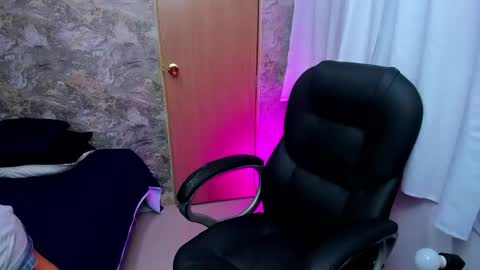 miarivers_1 online show from June 1, 5:09 am