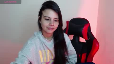 miarobinn_ online show from February 8, 11:24 am