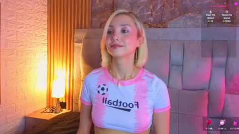Snapshot of miaroldan chatting on June 25, 12:09 pm miaroldan online show from June 25, 12:09 pm