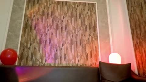 Mia online show from February 19, 5:47 am