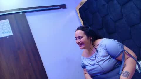 Snapshot of miarous69 chatting on January 10, 3:25 pm MiaRouse online show from January 10, 3:25 pm