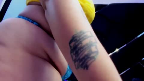 Snapshot of miarous69 chatting on April 24, 11:07 pm MiaRouse online show from April 24, 11:07 pm
