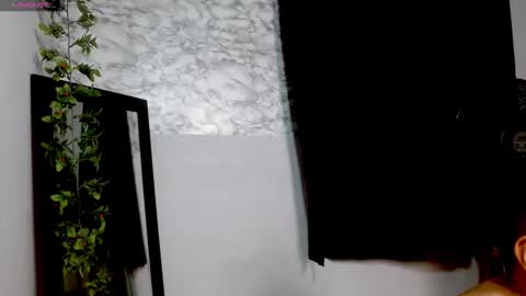 miasexy_latin online show from December 15, 7:45 am