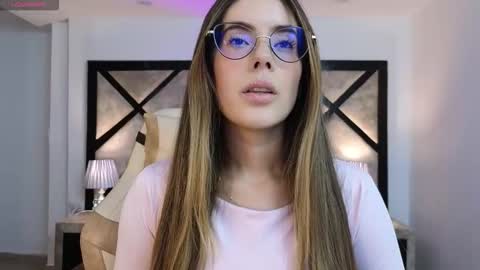 Mia online show from March 10, 7:41 pm