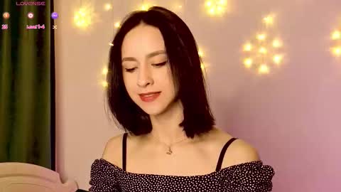 Snapshot of miasweetashoney chatting on December 19, 12:23 pm Mia online show from December 19, 12:23 pm