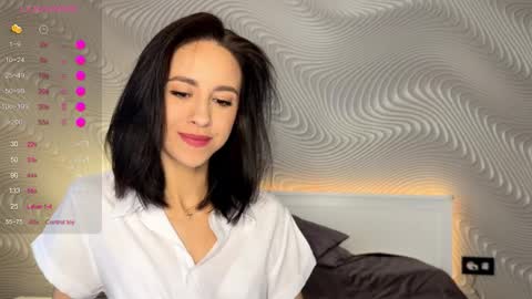 Snapshot of miasweetashoney chatting on February 23, 6:22 am Mia online show from February 23, 6:22 am