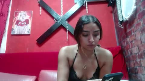 Mariana online show from October 15, 2:50 pm