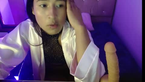 miathonsom online show from April 15, 7:43 pm