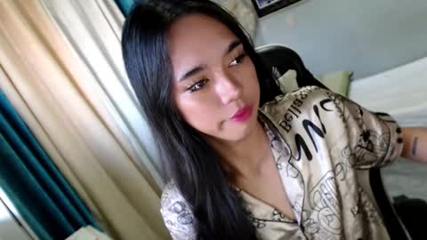 Mia online show from January 16, 11:37 pm