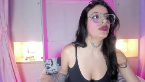 miaturnerr_ online show from April 18, 3:43 am