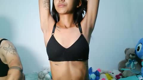 MiaValeria online show from April 16, 9:32 am