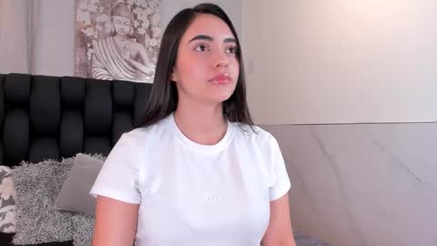 miavelvet1 online show from March 18, 2:47 am