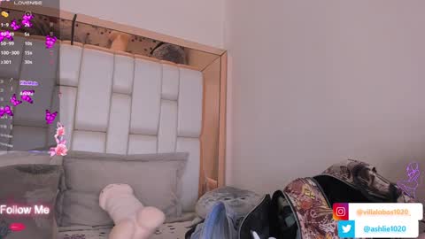 Mia Villalobos online show from December 27, 1:28 pm