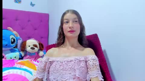  Chloe  online show from June 3, 11:54 pm