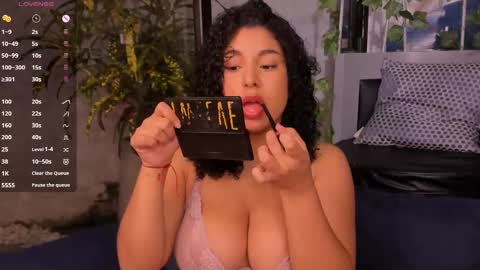 Mia online show from January 3, 4:00 am