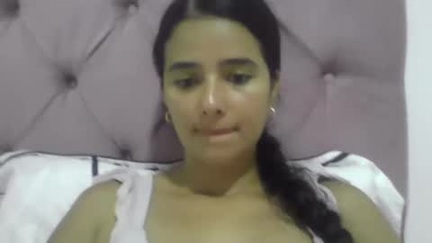 Snapshot of micaelamoreno18 chatting on May 31, 2:20 am micaelamoreno18 online show from May 31, 2:20 am