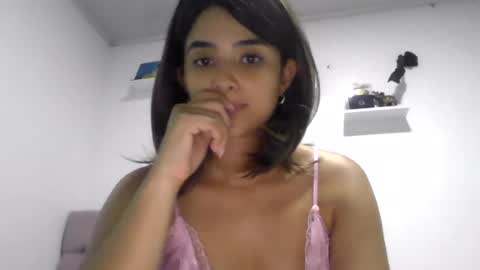 Snapshot of micaelamoreno18 chatting on July 23, 4:43 am micaelamoreno18 online show from July 23, 4:43 am