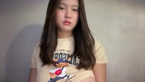 Snapshot of micaganda1 chatting on November 3, 9:27 pm urbaby mica online show from November 3, 9:27 pm