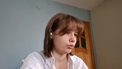 Snapshot of micasulejmanovski chatting on October 5, 9:29 am Luna online show from October 5, 9:29 am