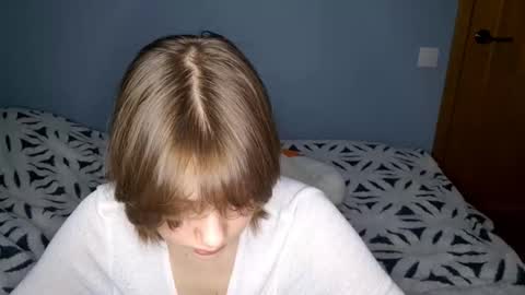 Snapshot of micasulejmanovski chatting on November 6, 1:23 pm Luna online show from November 6, 1:23 pm