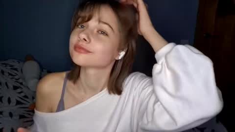 Snapshot of micasulejmanovski chatting on November 11, 4:18 pm Luna online show from November 11, 4:18 pm