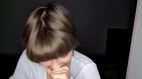 Snapshot of micasulejmanovski chatting on November 27, 3:25 pm Luna online show from November 27, 3:25 pm