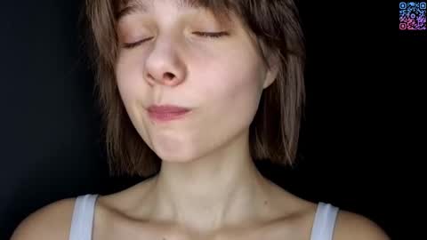 Snapshot of micasulejmanovski chatting on December 5, 5:31 pm Luna online show from December 5, 5:31 pm