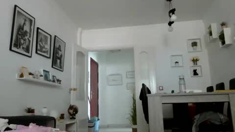 MILO MIAMI online show from June 1, 4:20 pm