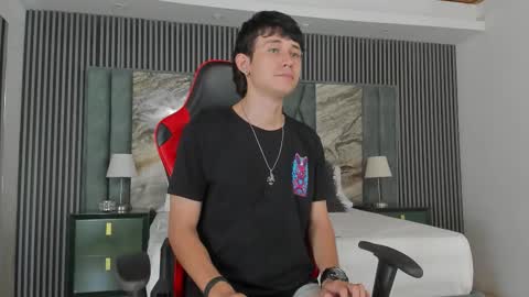 Michael online show from October 4, 3:21 pm