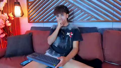 michael_banks online show from August 8, 10:12 pm
