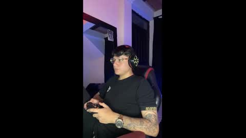 michael independent model  online show from December 6, 10:19 pm