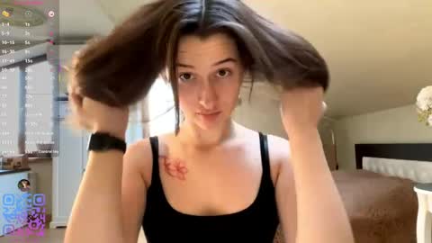 Emily online show from June 3, 1:14 pm