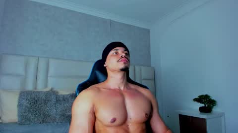 Michael online show from December 4, 1:48 am