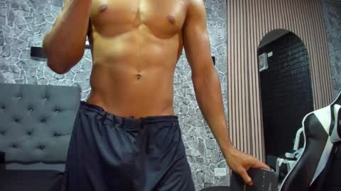 michael_torres15 online show from September 20, 8:54 pm