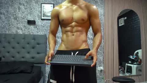 michael_torres15 online show from September 21, 10:22 pm