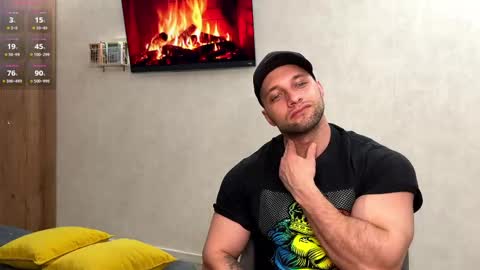 Snapshot of michaelbradley_for_u chatting on April 25, 8:28 pm michaelbradley_for_u online show from April 25, 8:28 pm