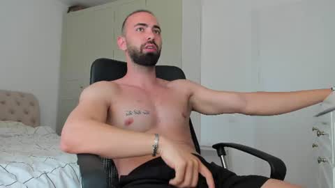 Snapshot of michaelevansx chatting on July 12, 11:23 am MichaelEvansx online show from July 12, 11:23 am