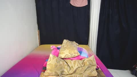 Snapshot of michaelhotbbc chatting on December 15, 6:06 am Michael online show from December 15, 6:06 am