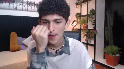 michaelkoiv online show from December 17, 12:33 pm