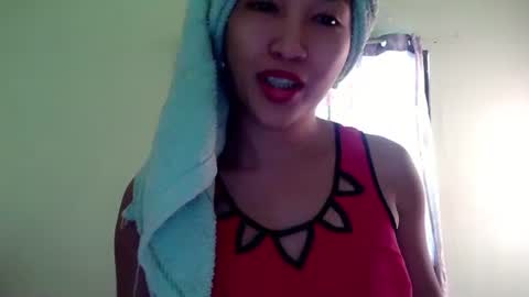 My name is Kel 18. 53 short and petite... online show from January 1, 1:04 am