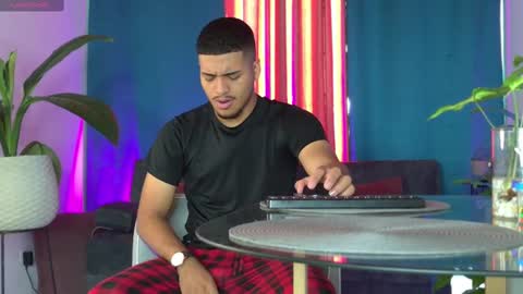 Snapshot of michel_g22 chatting on September 19, 2:18 pm michel g22 online show from September 19, 2:18 pm